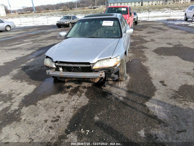 2002 HONDA ACCORD SDN EX W/LEATHER VIN: 1HGCG165X2A024371