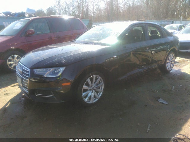 2018 Audi A4, VIN: WAUDNAF44JA077014