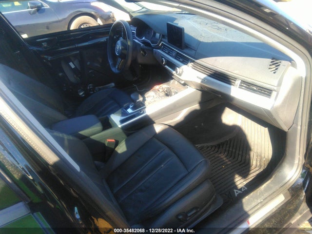 2018 Audi A4, VIN: WAUDNAF44JA077014
