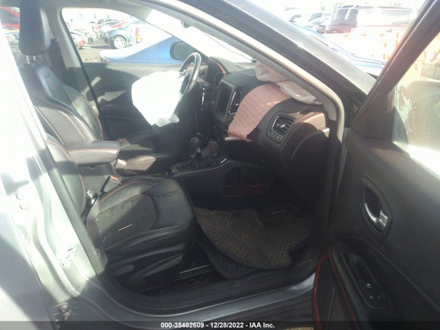 2019 Jeep Compass, VIN: 3C4NJDDB5KT752627