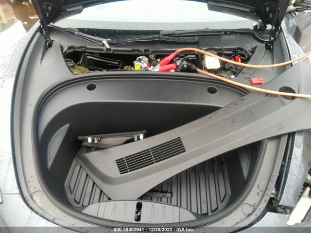 5YJ3E1EB8PF389223 Tesla MODEL 3