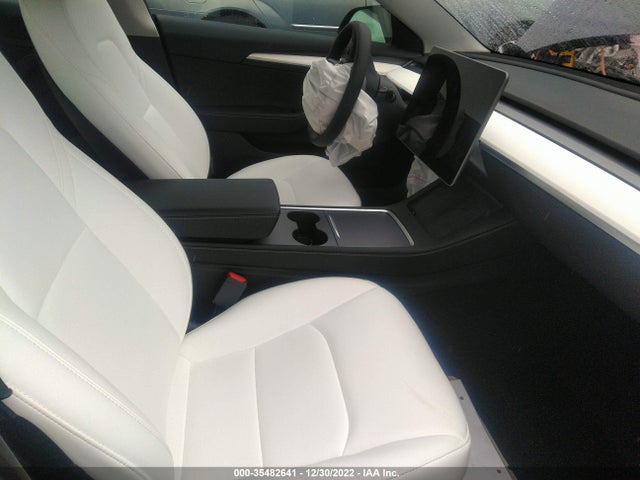 5YJ3E1EB8PF389223 Tesla MODEL 3