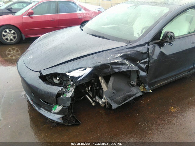 5YJ3E1EB8PF389223 Tesla MODEL 3