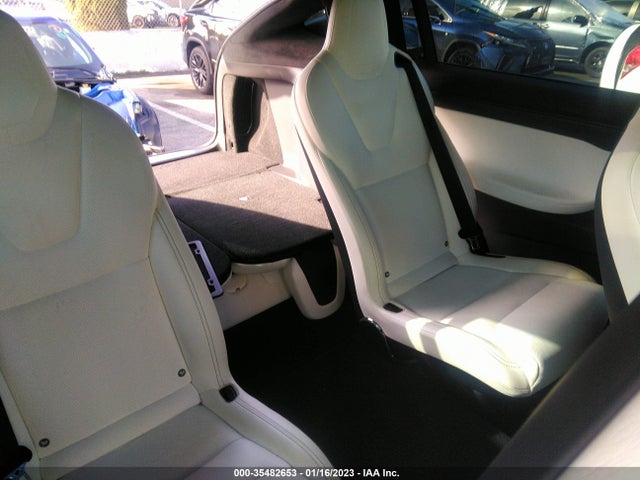 2018 Tesla Model X, VIN: 5YJXCBE41JF142986