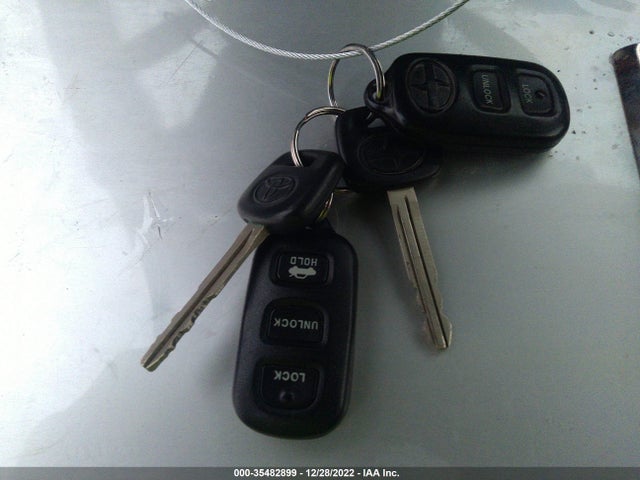 2005 SCION XB VIN: JTLKT334250182960