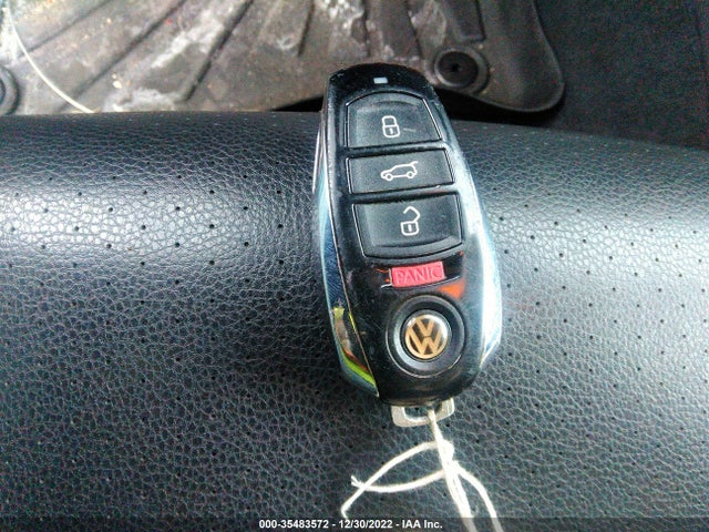 Volkswagen Touareg 2011 WVGFF9BP5BD000946 Image 3