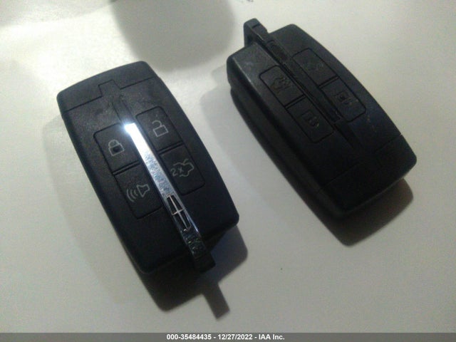 Lincoln MKS 2009 1LNHM94R99G627798 Image 3