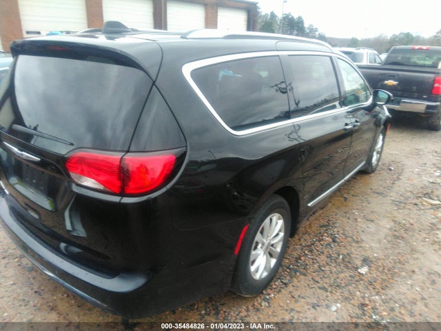 Chrysler Pacifica Touring L 2019 аукцион фото