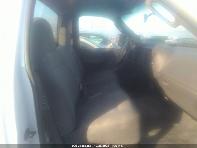 2002 FORD F-150 XL VIN: 2FDPF17M72CA57881