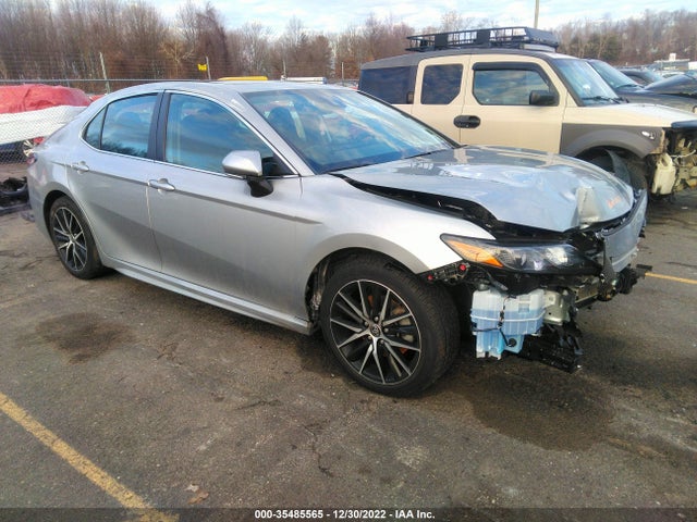2022 Toyota Camry, VIN: 4T1G11BK1NU053317