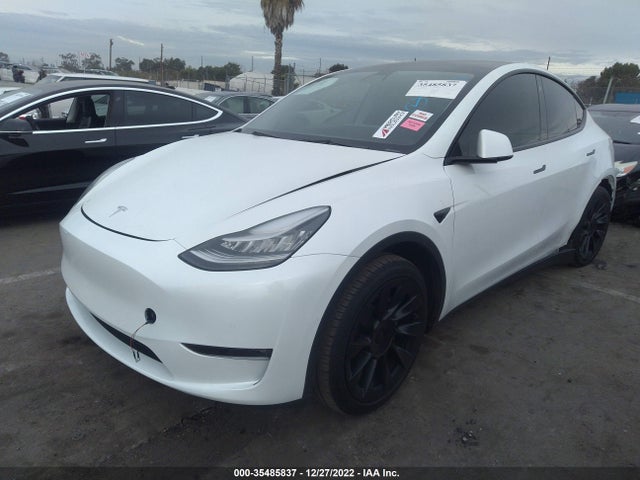 Tesla Model Y 2021 5YJYGDED3MF124210 Image 2