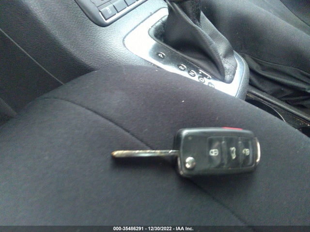 2014 VOLKSWAGEN TIGUAN S VIN: WVGAV3AX5EW558431