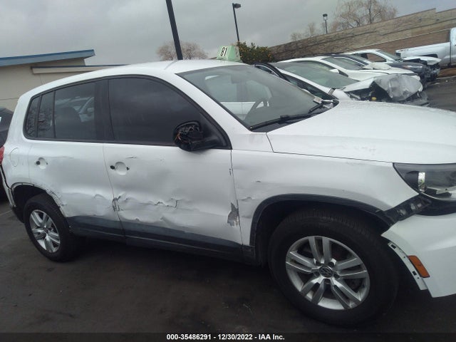 2014 VOLKSWAGEN TIGUAN S VIN: WVGAV3AX5EW558431