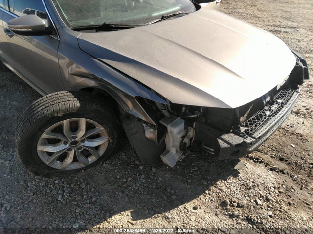 1VWAT7A39GC022405 Volkswagen Passat 1.8t S
