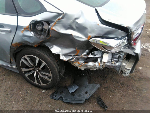 2018 Honda Accord, VIN: 1HGCV3F52JA003904