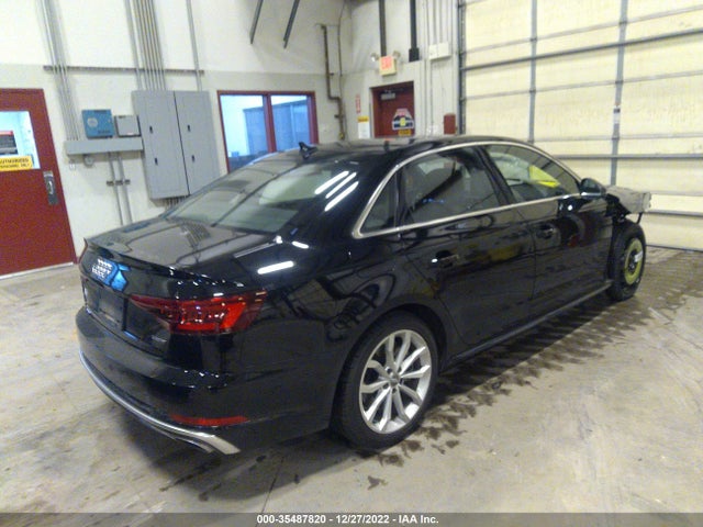 2019 Audi A4, VIN: WAUENAF43KN002822