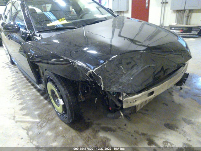 2019 Audi A4, VIN: WAUENAF43KN002822