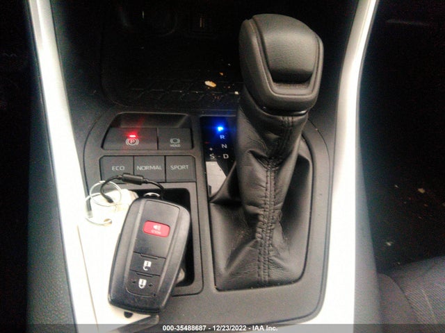 2020 TOYOTA RAV4 XLE VIN: 2T3W1RFVXLC057385