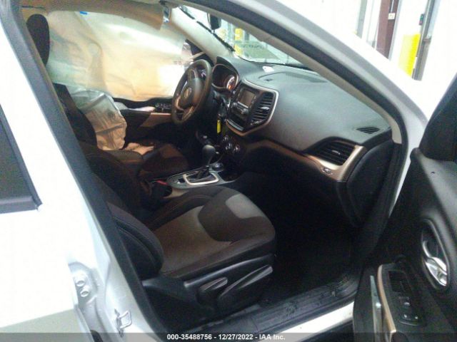 1C4PJMAB1HW657661 Jeep Cherokee Sport
