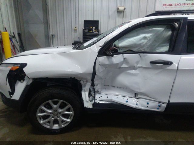 1C4PJMAB1HW657661 Jeep Cherokee Sport