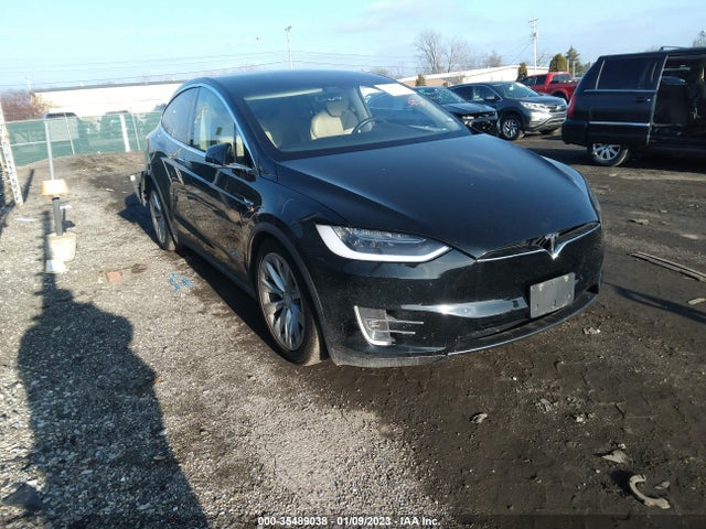 2017 Tesla Model X, VIN: 5YJXCDE28HF049547