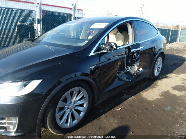 2017 Tesla Model X, VIN: 5YJXCDE28HF049547