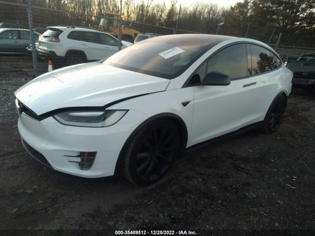 2016 Tesla Model X, VIN: 5YJXCBE26GF002200
