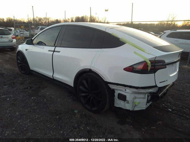 2016 Tesla Model X, VIN: 5YJXCBE26GF002200