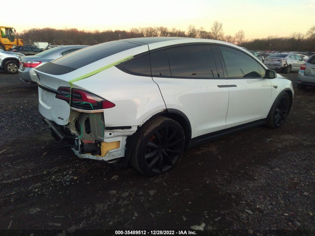 2016 Tesla Model X, VIN: 5YJXCBE26GF002200