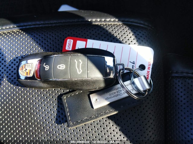 2017 Porsche Cayenne, VIN: WP1AA2A23HKA85637