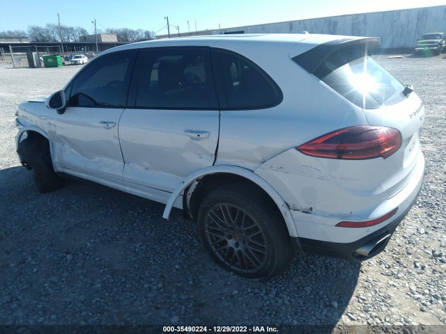 2017 Porsche Cayenne, VIN: WP1AA2A23HKA85637