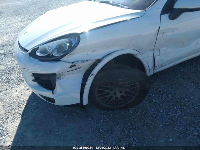 2017 Porsche Cayenne, VIN: WP1AA2A23HKA85637
