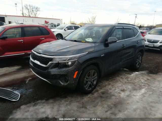 KNDEUCAAXM7068922 KIA SELTOS S