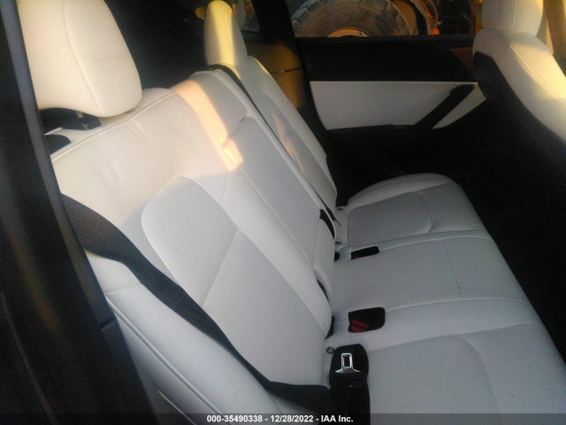 Tesla Model Y 2021 5YJYGDEFXMF073158 Image 9