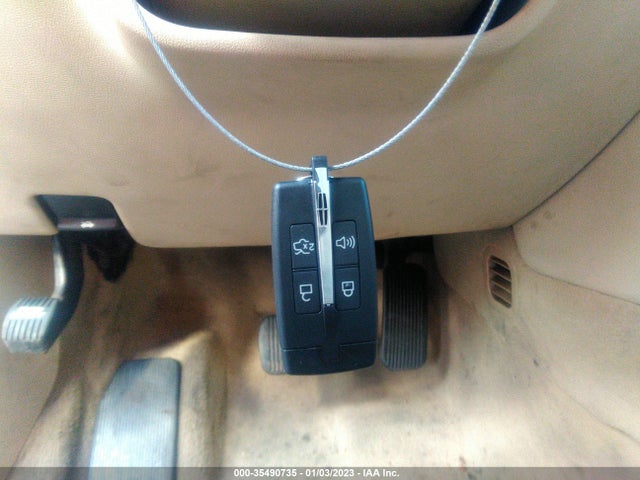 Lincoln MKS 2009 1LNHM93R79G611763 Image 3