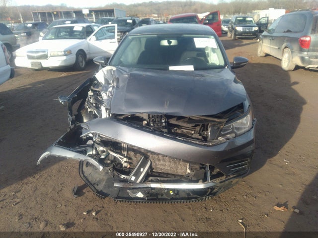 2017 Volkswagen Passat, VIN: 1VWDT7A32HC073338