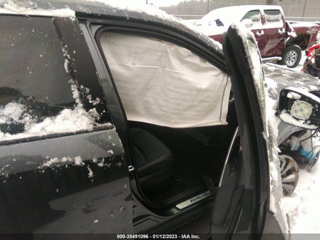 2022 Toyota RAV4, VIN: JTMB6RFV8ND047825