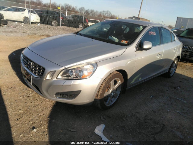 Volvo S60 T5 2012 YV1622FS2C2102217 Image 2