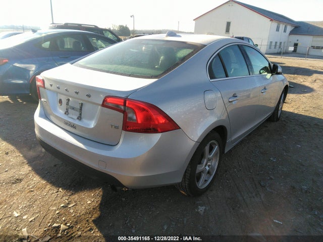 Volvo S60 T5 2012 YV1622FS2C2102217 Image 4