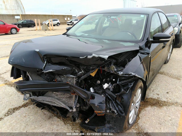 1VWAT7A34FC052197 Volkswagen Passat 1.8t Wolfsburg Ed