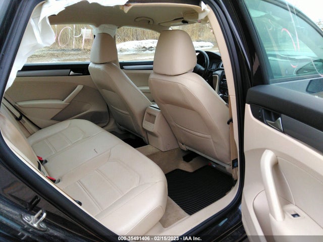 1VWAT7A34FC052197 Volkswagen Passat 1.8t Wolfsburg Ed