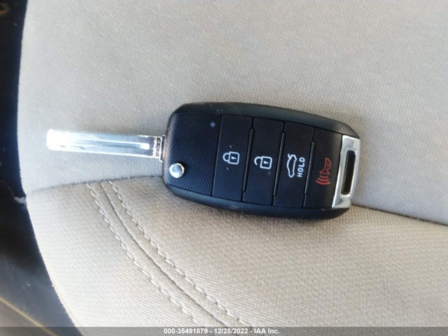 KIA Optima Lx 2015 KNAGM4A75F5632622 Image 3