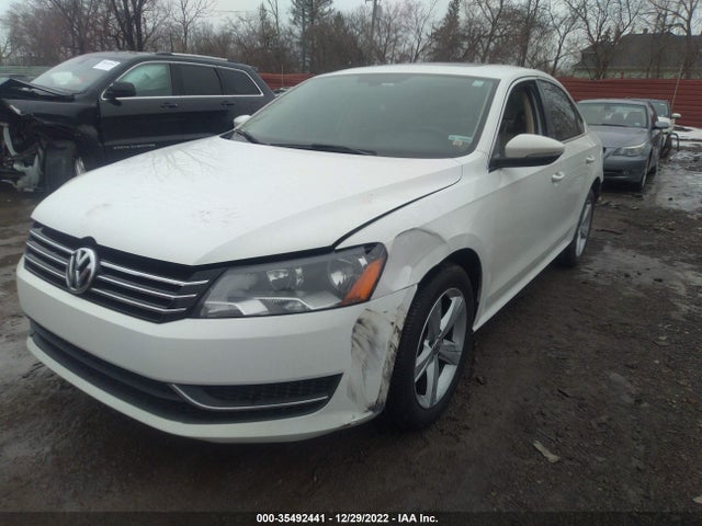 1VWBH7A33CC051611 Volkswagen Passat Se W/sunroof