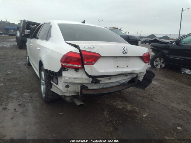 1VWBH7A33CC051611 Volkswagen Passat Se W/sunroof