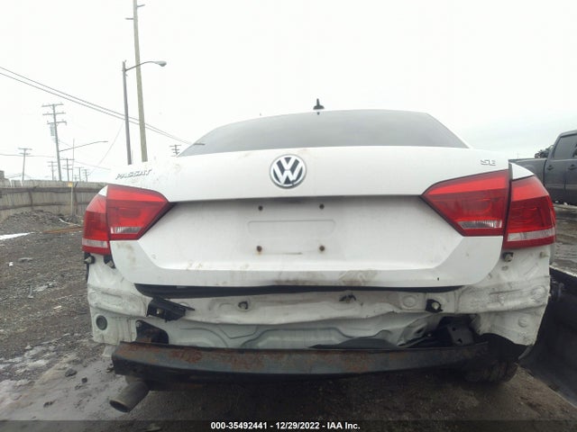 1VWBH7A33CC051611 Volkswagen Passat Se W/sunroof