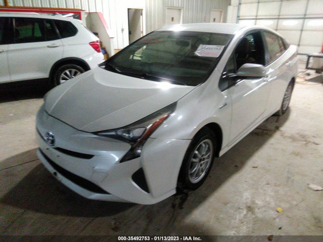 Toyota Prius Two 2016 JTDKBRFU3G3005641 Image 2