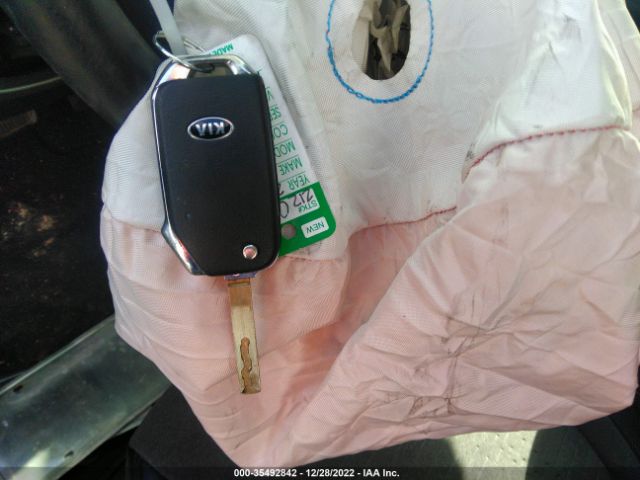 KNDEUCA24M7069671 KIA SELTOS S