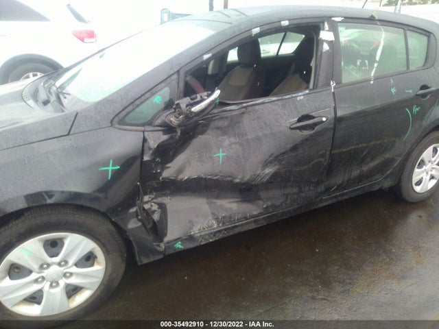 2017 Kia Forte, VIN: KNAFK5A82H5692392