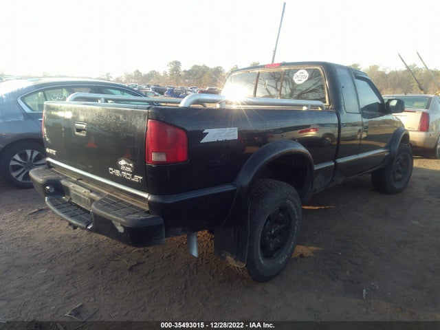 2003 CHEVROLET S-10 LS VIN: 1GCCT19X738255969