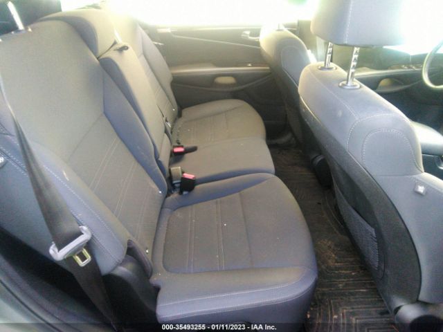 5XYPGDA55KG480271 KIA Sorento Lx V6